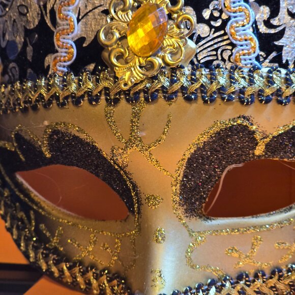 MASK STUNNING AND TALL VENETIAN MASK .. PARTY TIME !!!!! ALL OCCASIONS !!! - Picture 7 of 15